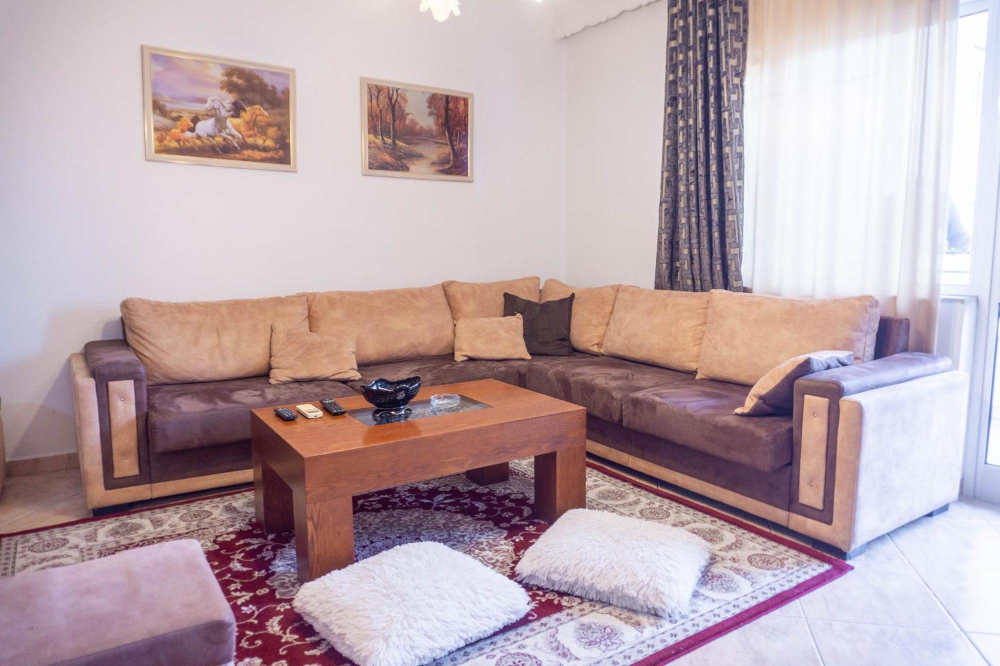 Bllok Bright Private Bedrooms With Private Bathroom On Shared Apartment ติรานา ภายนอก รูปภาพ