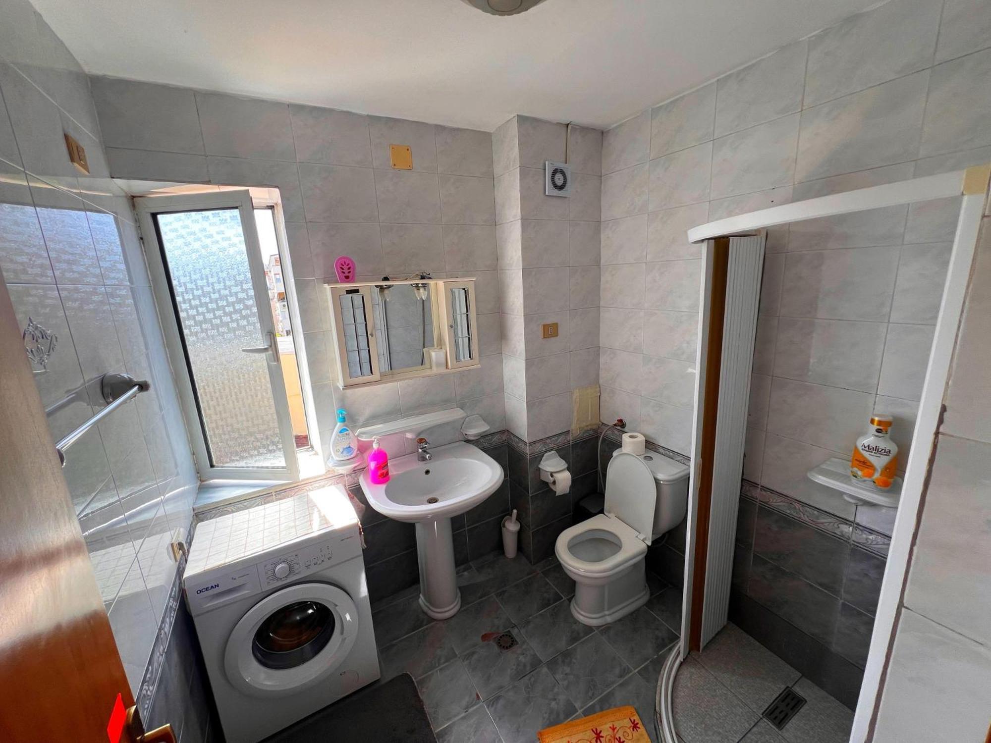 Bllok Bright Private Bedrooms With Private Bathroom On Shared Apartment ติรานา ภายนอก รูปภาพ