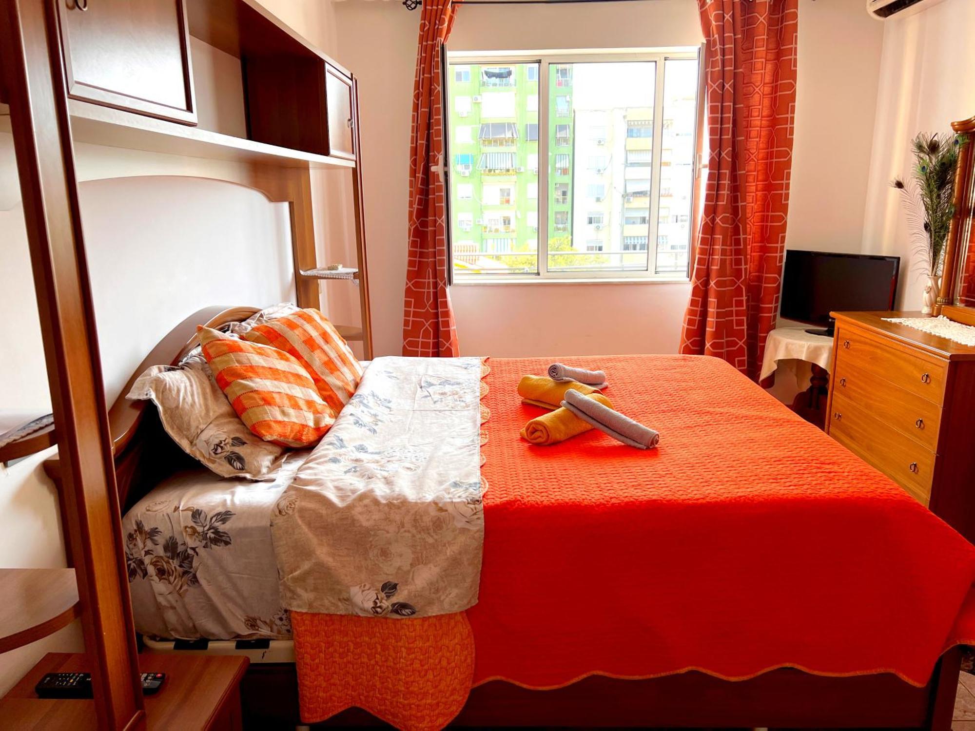 Bllok Bright Private Bedrooms With Private Bathroom On Shared Apartment ติรานา ภายนอก รูปภาพ