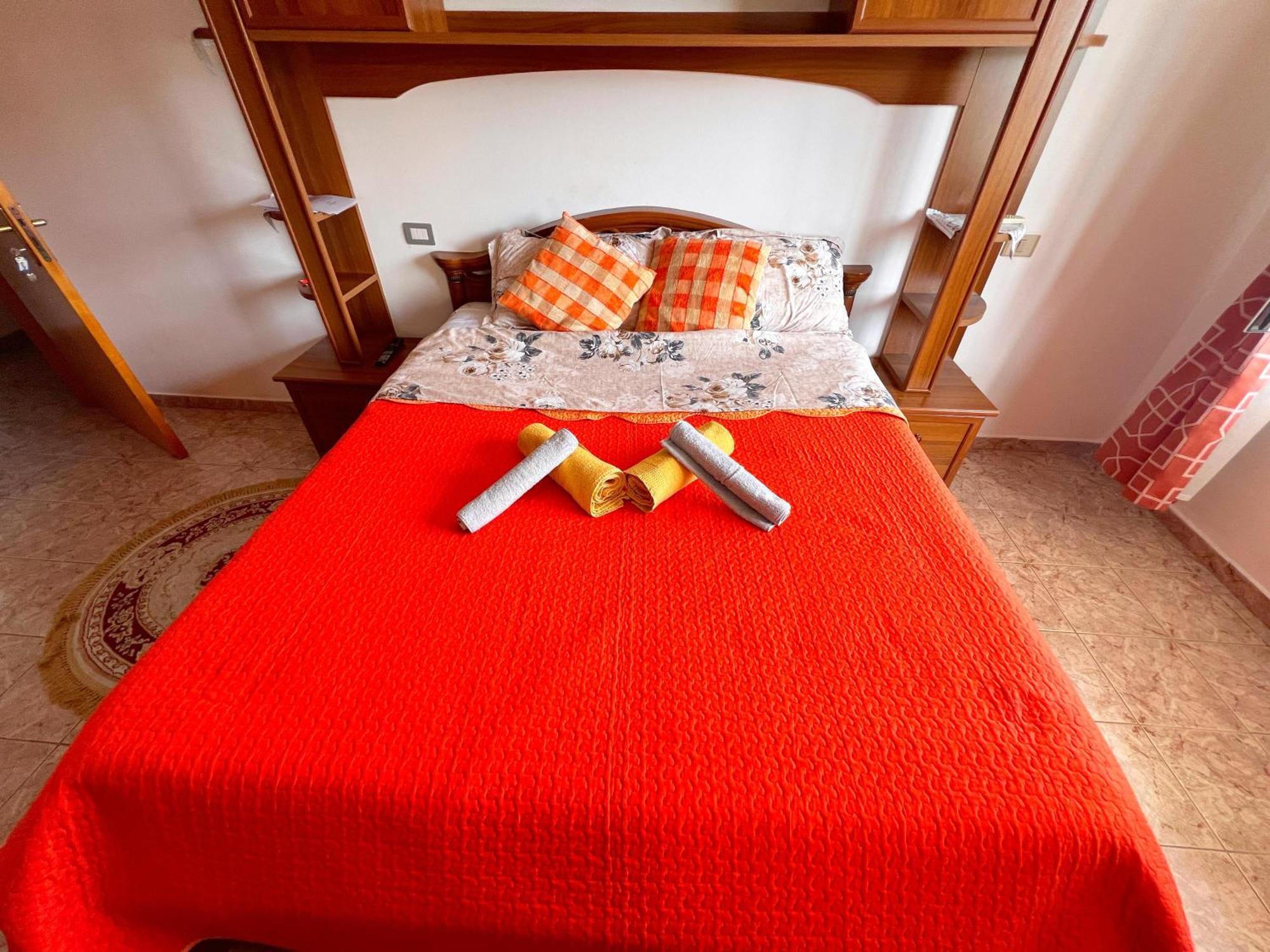 Bllok Bright Private Bedrooms With Private Bathroom On Shared Apartment ติรานา ภายนอก รูปภาพ