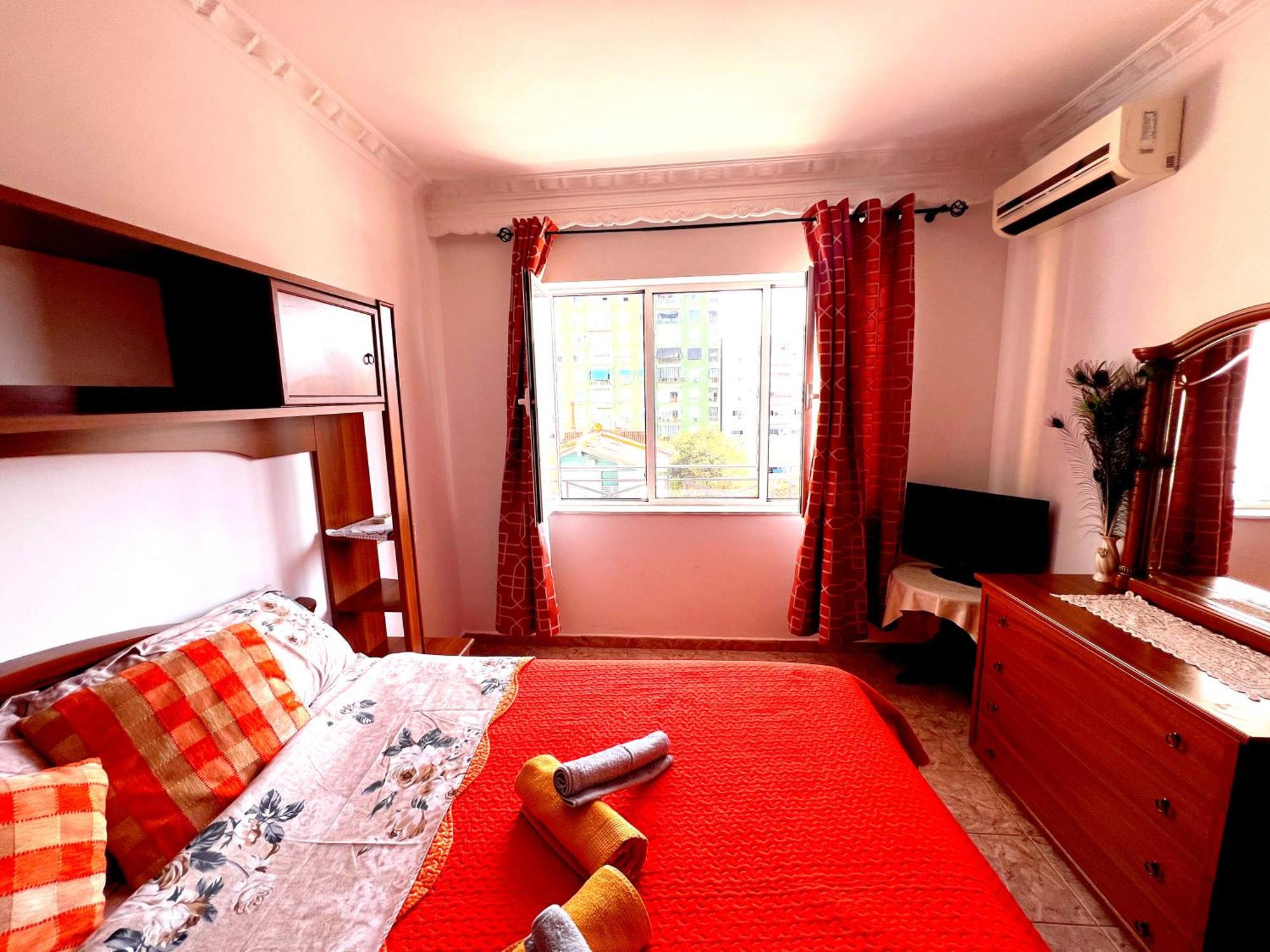 Bllok Bright Private Bedrooms With Private Bathroom On Shared Apartment ติรานา ภายนอก รูปภาพ