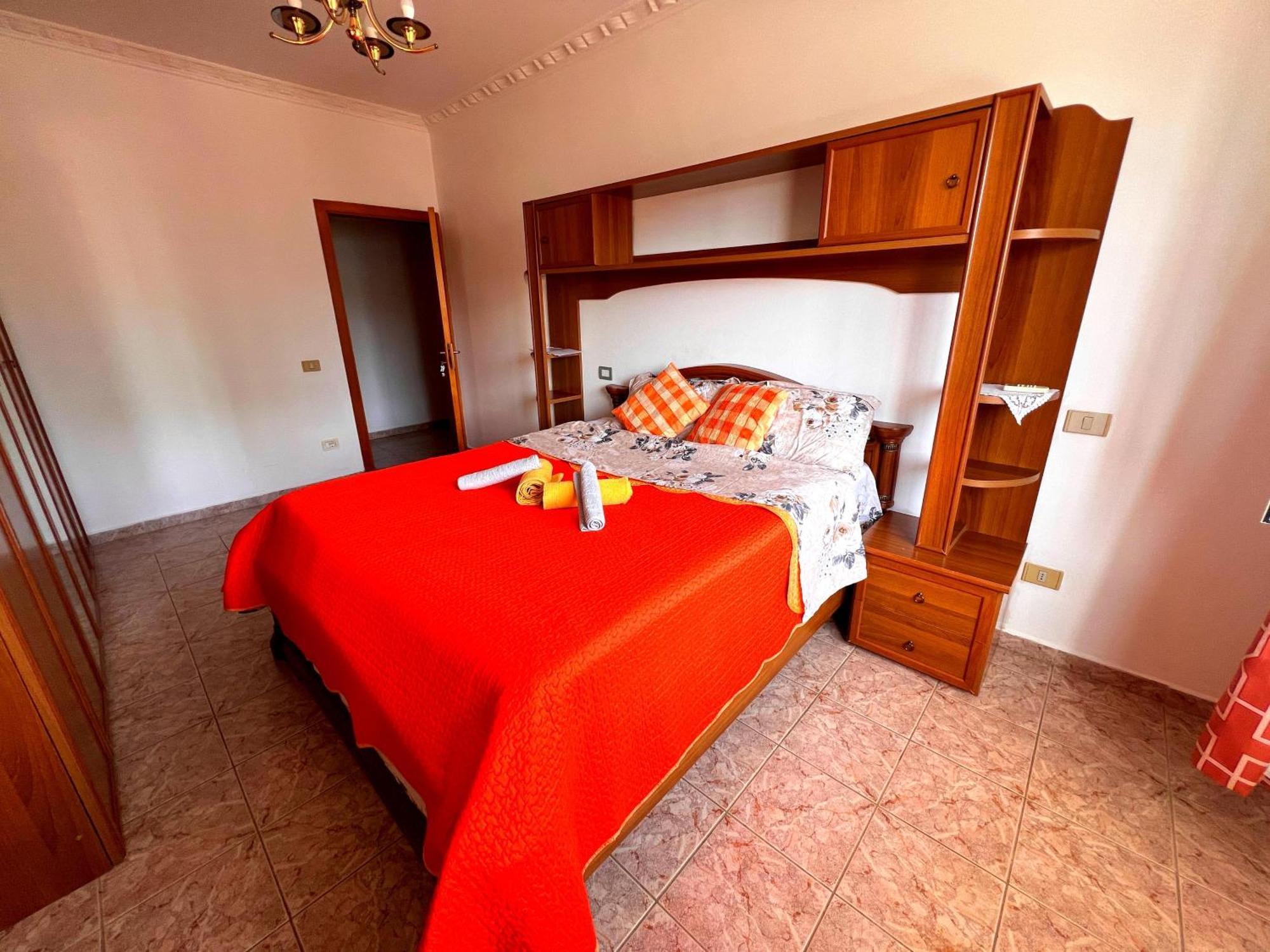 Bllok Bright Private Bedrooms With Private Bathroom On Shared Apartment ติรานา ภายนอก รูปภาพ